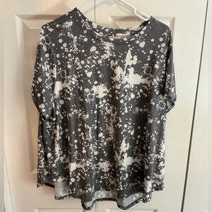 NWT: Terra & Sky printed tee
